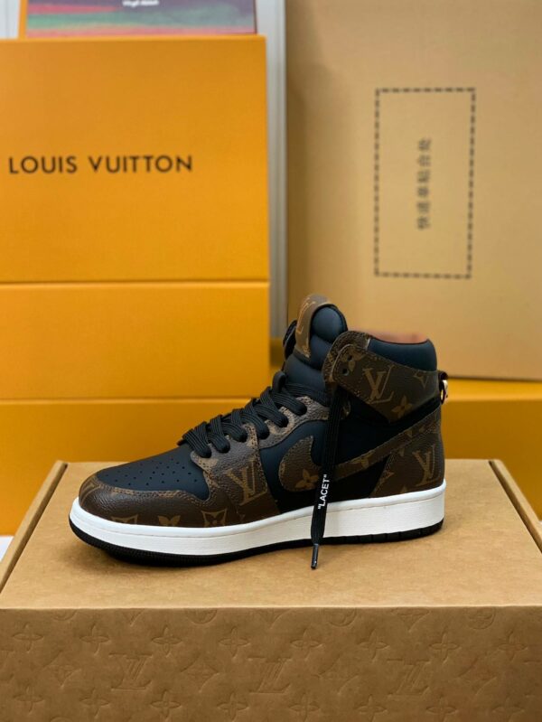 LOUIS VUITTON × NIKE AIR FORCE 1 Sneaker High-tops