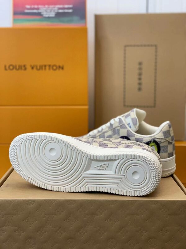 LOUIS VUITTON × NIKE AIR FORCE 1 Sneaker