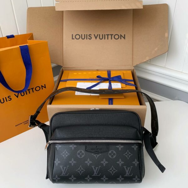 Louis Vuitton Borsa Messenger Outdoor M30233，Size：26*20*10.5cm