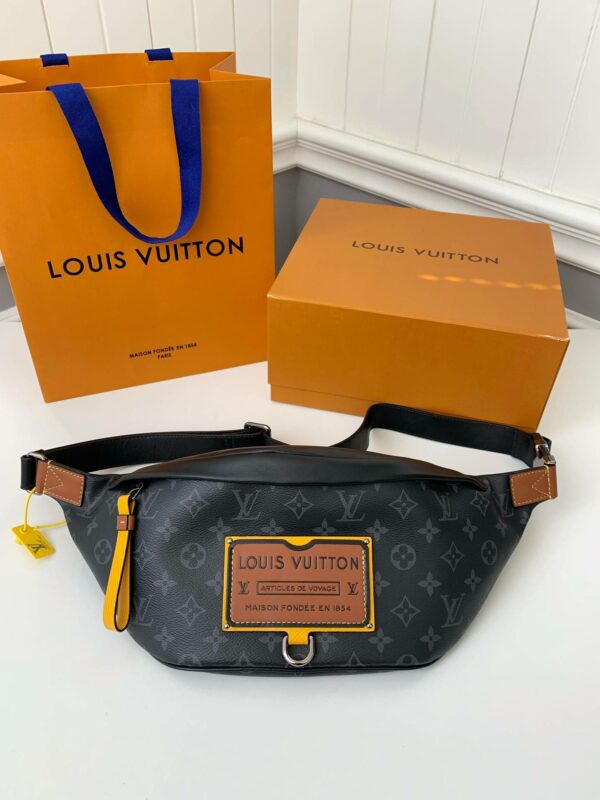 Louis Vuitton Marsupio Discovery M45220，Size：47*20*9cm