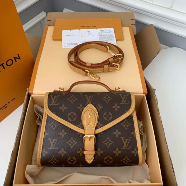 Louis Vuitton IVY M44919，Size：23.5*18*9cm