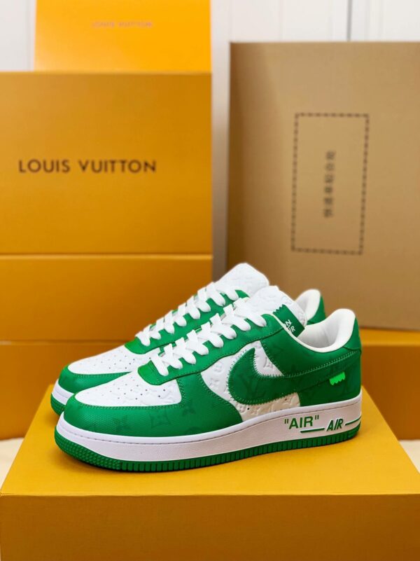 LOUIS VUITTON × NIKE AIR FORCE 1 Sneaker