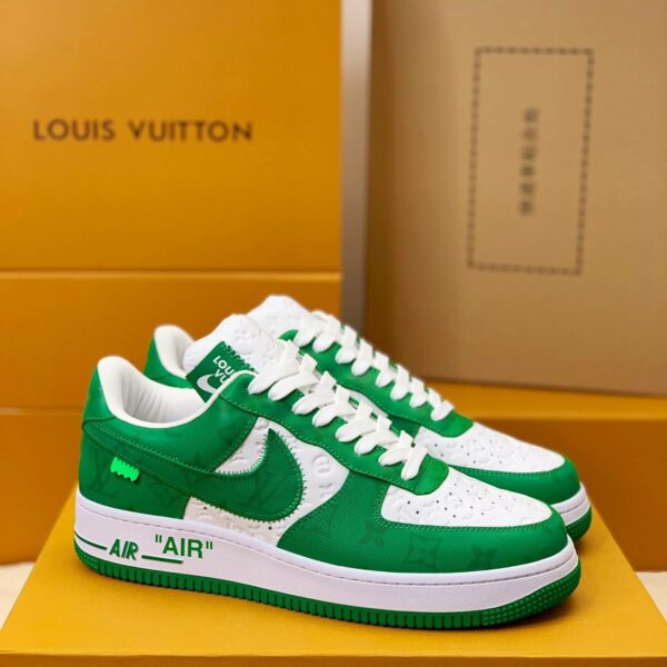 LOUIS VUITTON × NIKE AIR FORCE 1 Sneaker