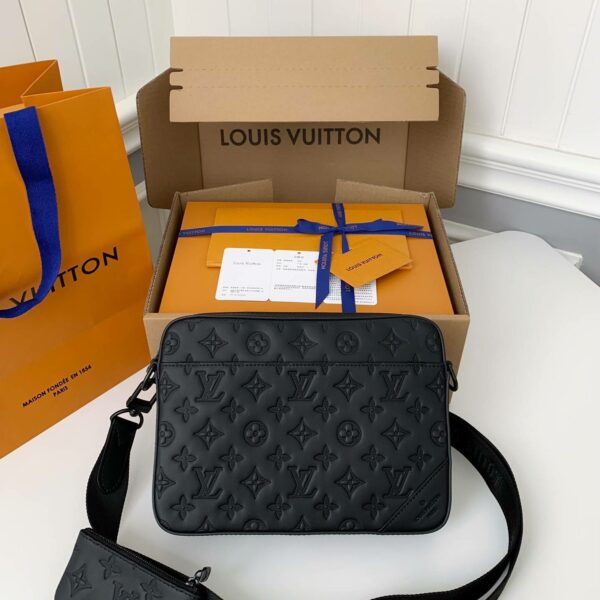 LOUIS VUITTON DUO messenger bag M69827 SIZE：26*18.5*5cm