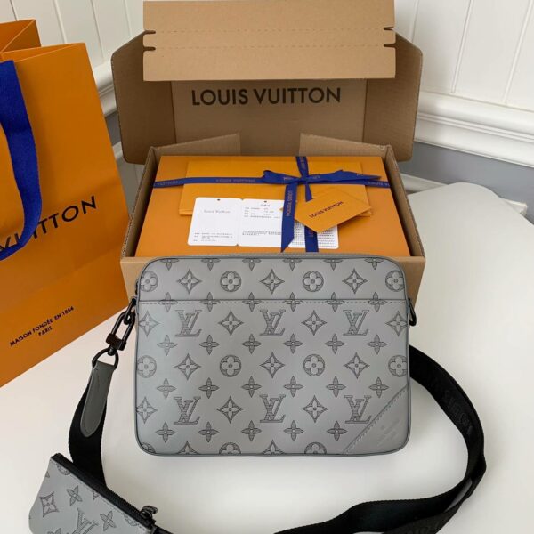 LOUIS VUITTON DUO messenger bag M46104 SIZE：26*18.5*5cm