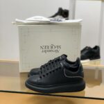 Alexander McQueen MQ All black zip Sneakers