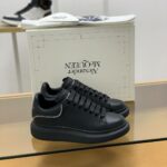 Alexander McQueen MQ All black zip Sneakers