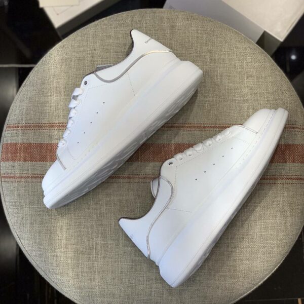 Alexander McQueen MQ White fluorescence tail Sneakers