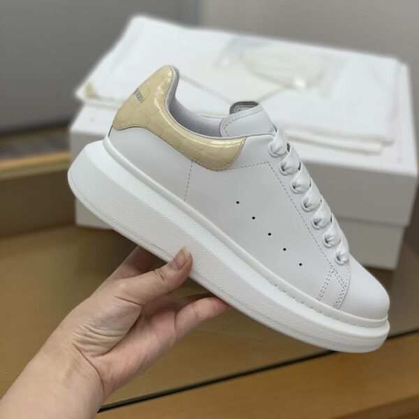 Alexander McQueen MQ Apricot bead Stone grain tail Sneakers