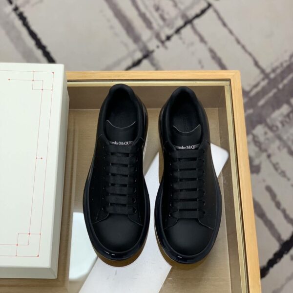 Alexander McQueen MQ all black Air cushion bottom Sneakers