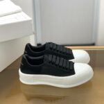 Alexander McQueen MQ Black velvet tail Sneakers