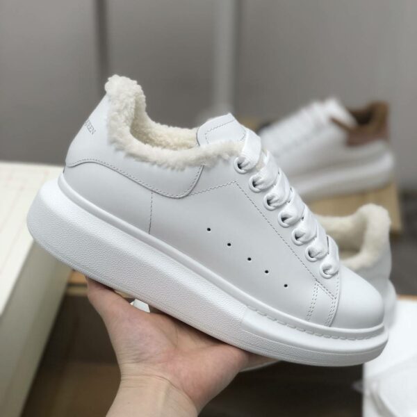 Alexander McQueen MQ White velvet Lining Sneakers