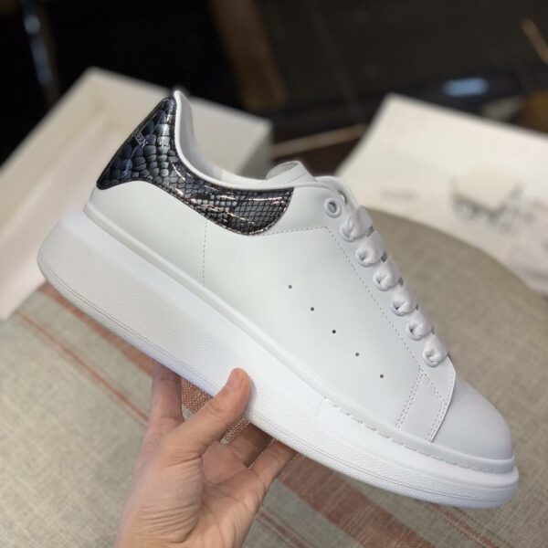 Alexander McQueen MQ Grey paint snake-grain pattern tail Sneakers