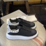 Alexander McQueen MQ Black Point tail Sneakers