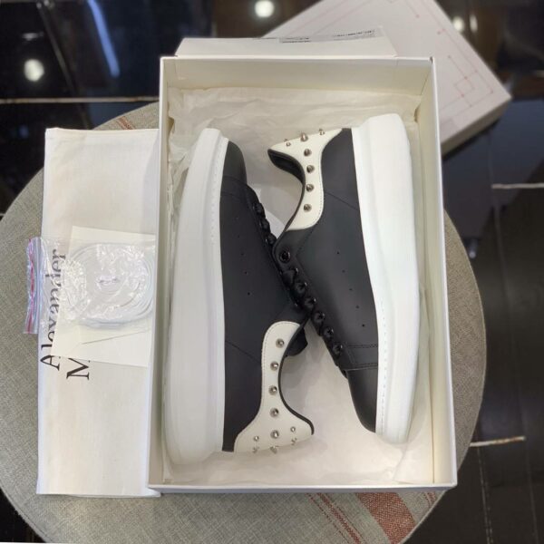 Alexander McQueen MQ Black Point tail Sneakers