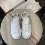 Alexander McQueen MQ White Point tail Sneakers