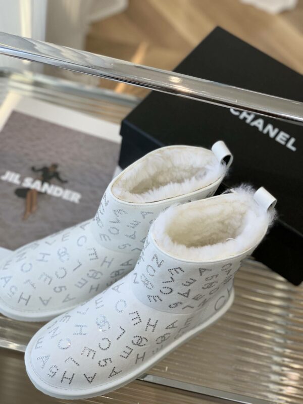 Chanel Snow boots FW style