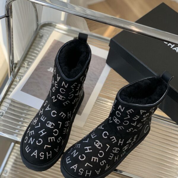 Chanel Snow boots FW style