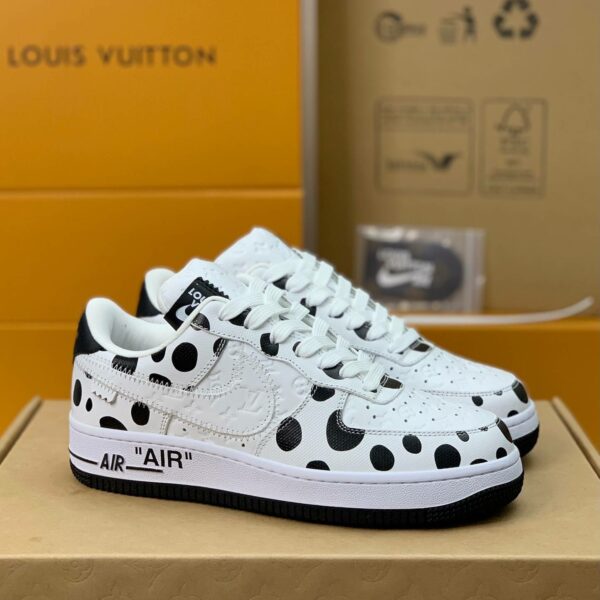 LOUIS VUITTON × NIKE AIR FORCE 1 Sneaker