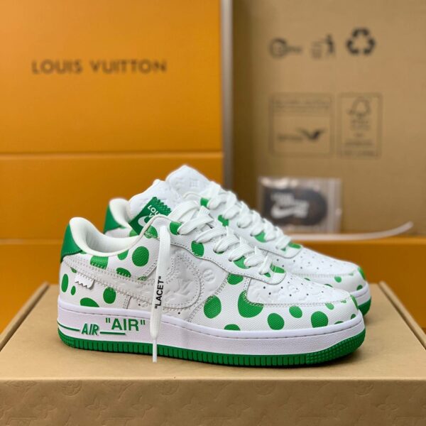 LOUIS VUITTON × NIKE AIR FORCE 1 Sneaker