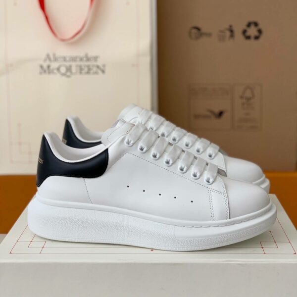 Alexander McQueen versatile Sneakers