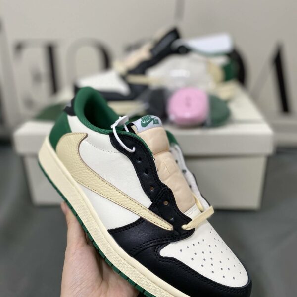 AirJordan1 x TravisScott  AJ Low