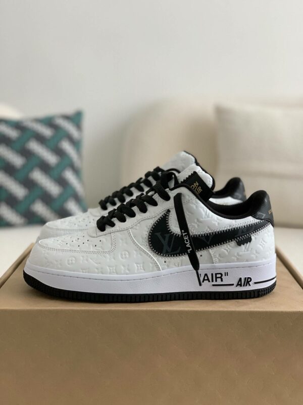 LOUIS VUITTON × NIKE AIR FORCE 1 SNEAKER