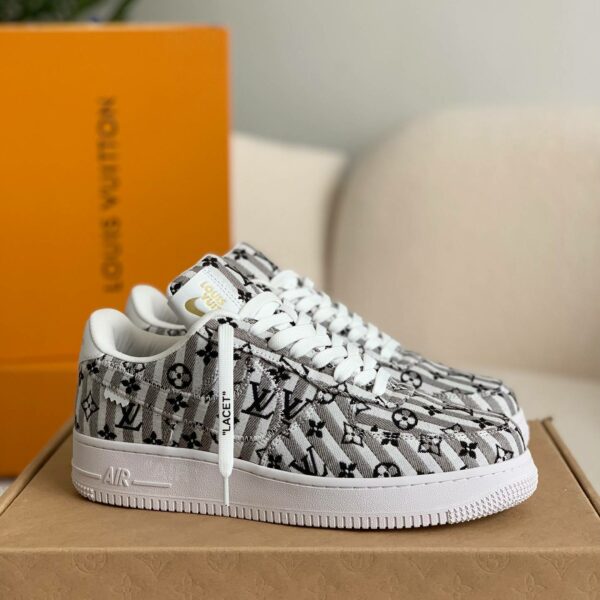 LOUIS VUITTON × NIKE AIR FORCE 1 SNEAKER