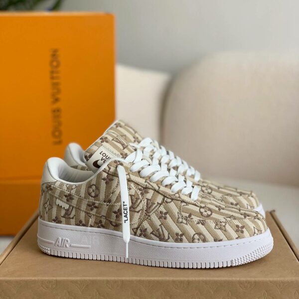 LOUIS VUITTON × NIKE AIR FORCE 1 SNEAKER