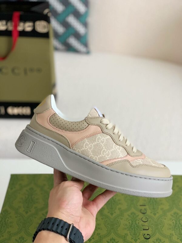 Gucci sneakers Cowhide