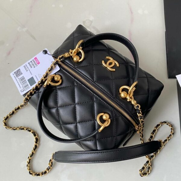 Chanel 23A Premium Handmade Sheepskin Portable Lunch Box Bag AS4201, Top Quality  Size: 17 * 21 * 5.