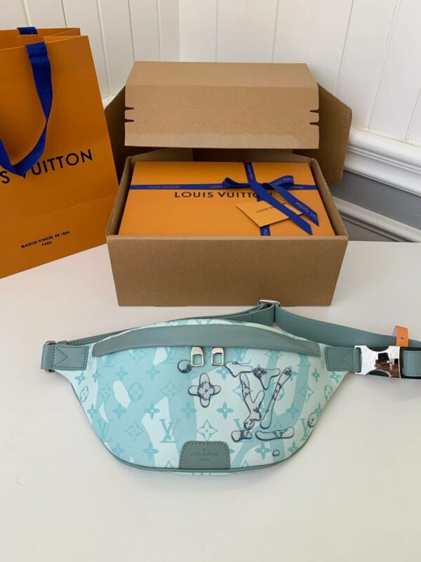 Louis Vuitton 2023 New DISCOVERY Water Drop Green Waistpack M22765 Size: 44 * 15 * 9cm