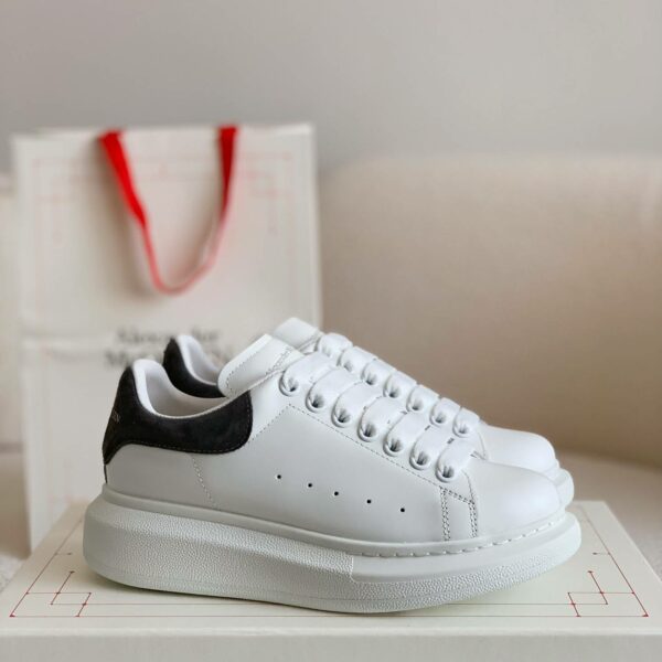 Alexander McQueen MQ Dark grey velvet tail Sneakers