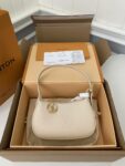 Louis Vuitton 23 New MINI MOON Handbag M82519, Top Quality Size: 20.5 * 11 * 5cm