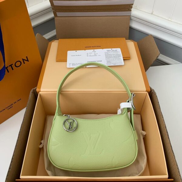 Louis Vuitton 23 New MINI MOON Handbag M82425, Top Quality Size: 20.5 * 11 * 5cm