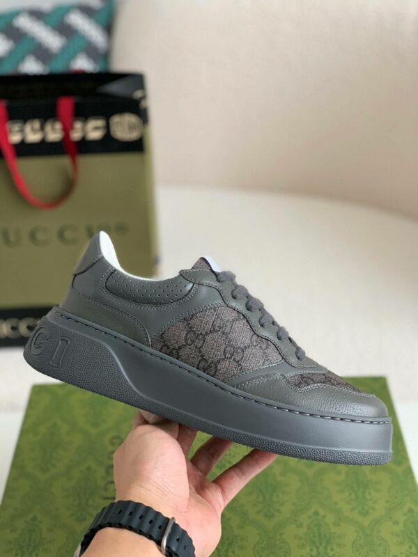 Gucci sneakers Cowhide