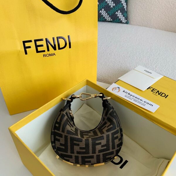 Fendi Mini Handbag, Top Quality Size: 16.5 * 14 * 5cm