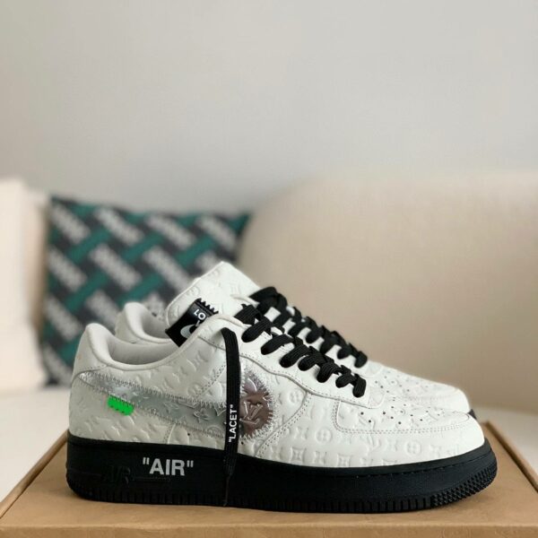 LOUIS VUITTON × NIKE AIR FORCE 1 SNEAKER