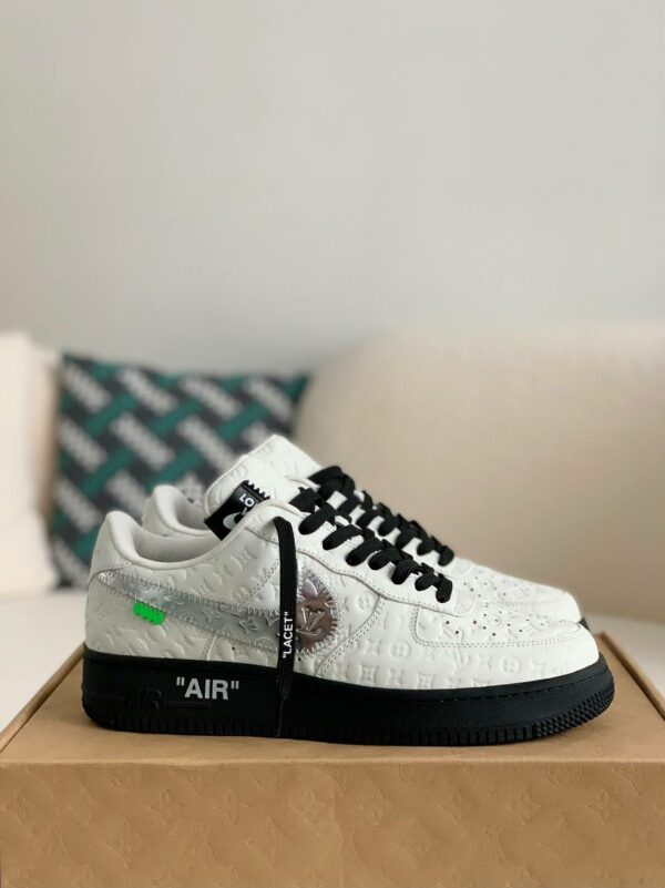 LOUIS VUITTON × NIKE AIR FORCE 1 SNEAKER