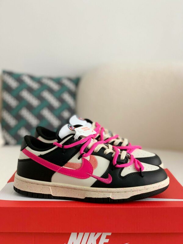 Nike NK SB Dunk Low Sneakers