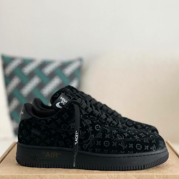 LOUIS VUITTON × NIKE AIR FORCE 1 Sneaker