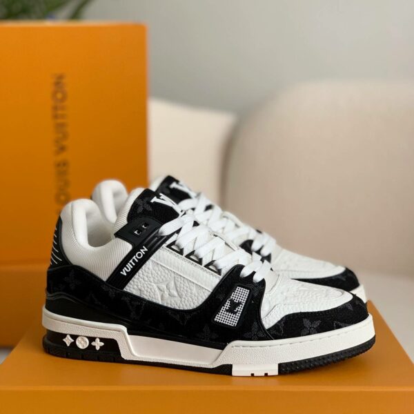 LOUIS VUITTON TRAINER SNEAKERS