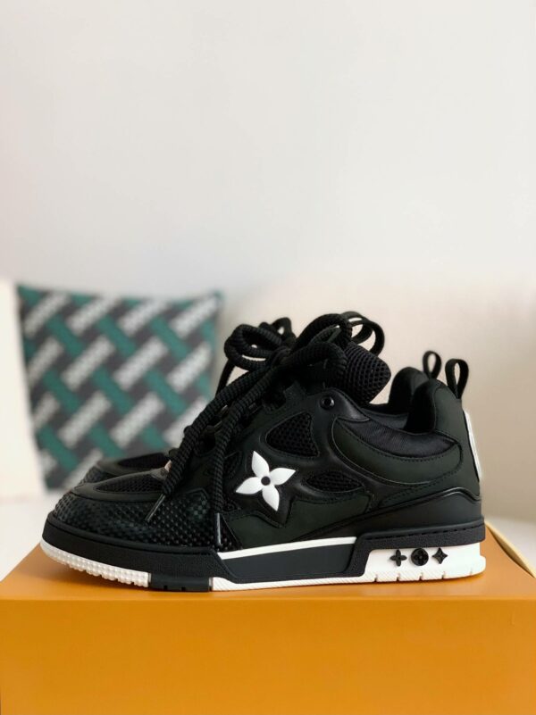 LOUIS VUITTON  RUNNER TATIC  Sneakers