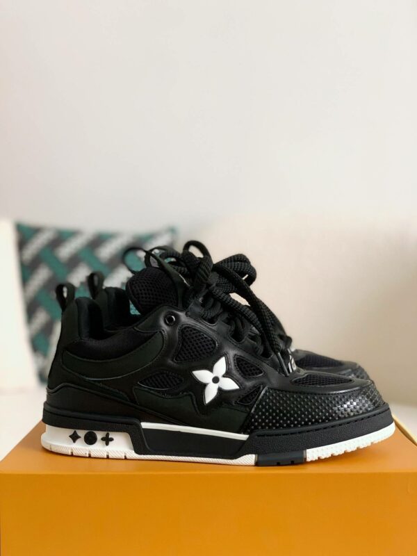 LOUIS VUITTON  RUNNER TATIC  Sneakers