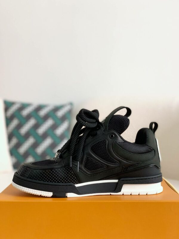 LOUIS VUITTON  RUNNER TATIC  Sneakers