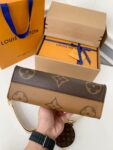 Louis Vuitton's Seasonal New ONTHEGO Horizontal Handbag M46653 Top Quality Size: 25 * 13 * 10cm