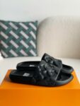 LOUIS VUITTON  WOMEN'S SLIPPERS