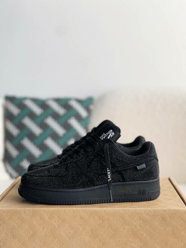 LOUIS VUITTON × NIKE AIR FORCE 1 SNEAKER