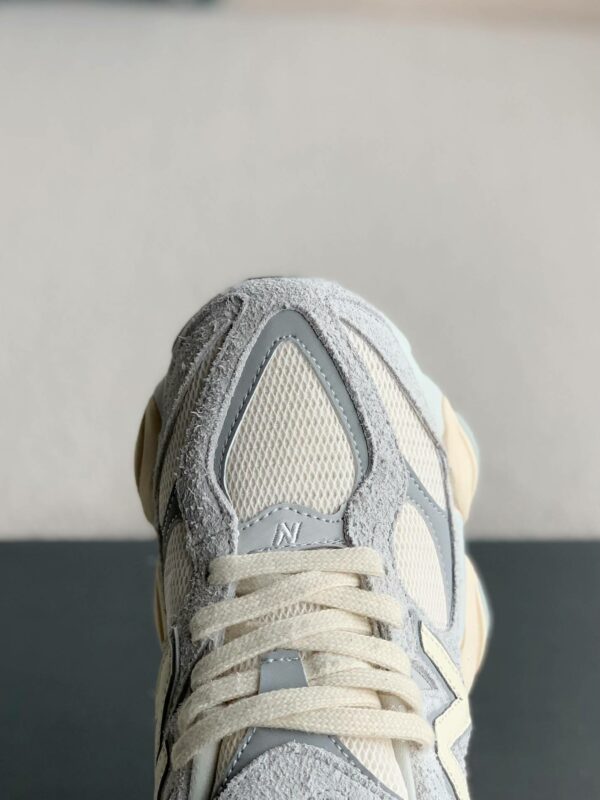 New Balance 2022R Phantom