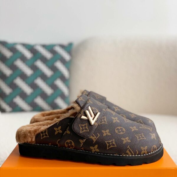 Louis Vuitton Easy Sandals